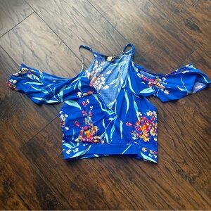 Cold shoulder floral blue cropped top - NWOT